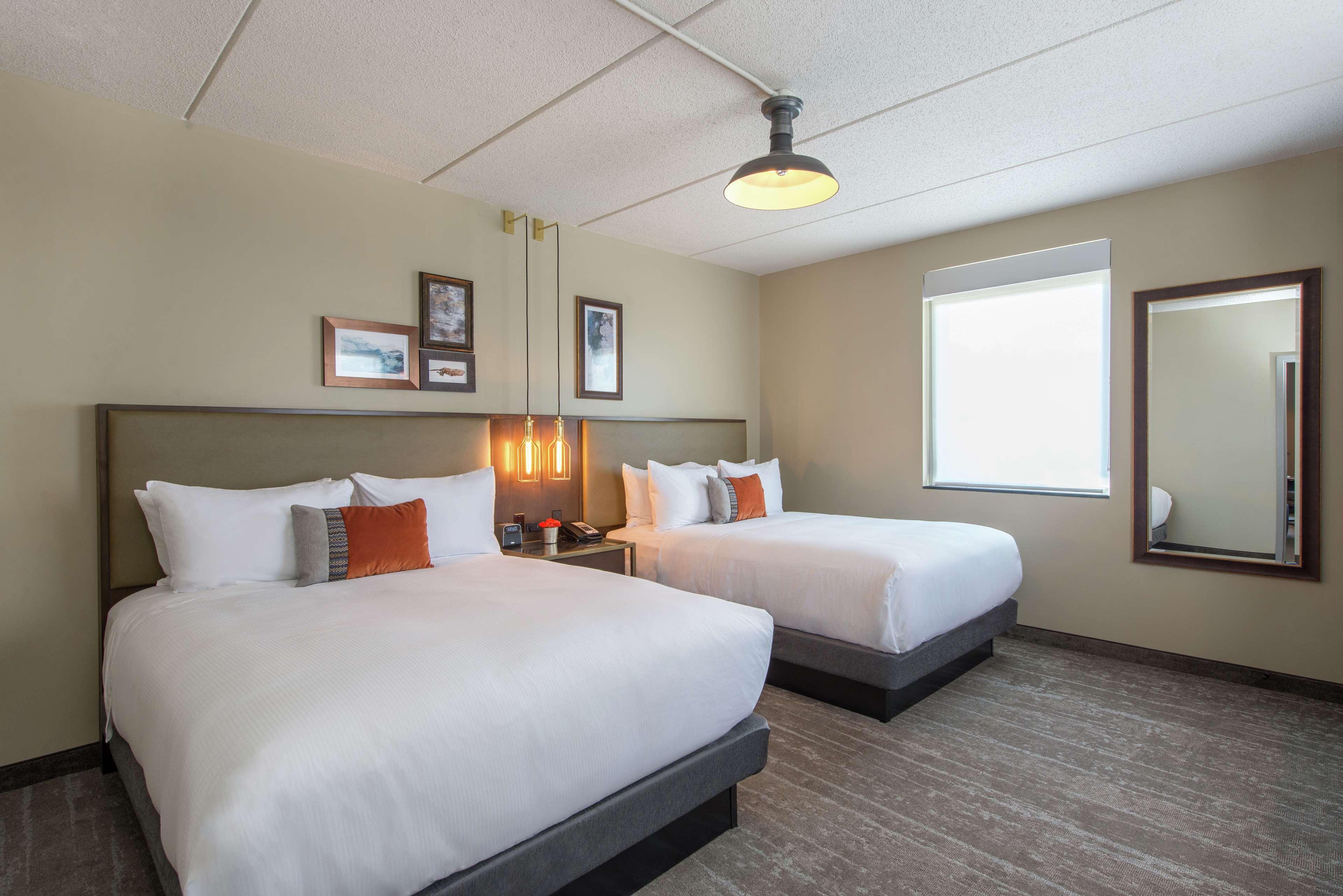 Saranac, Curio Collection By Hilton Hotel 4*