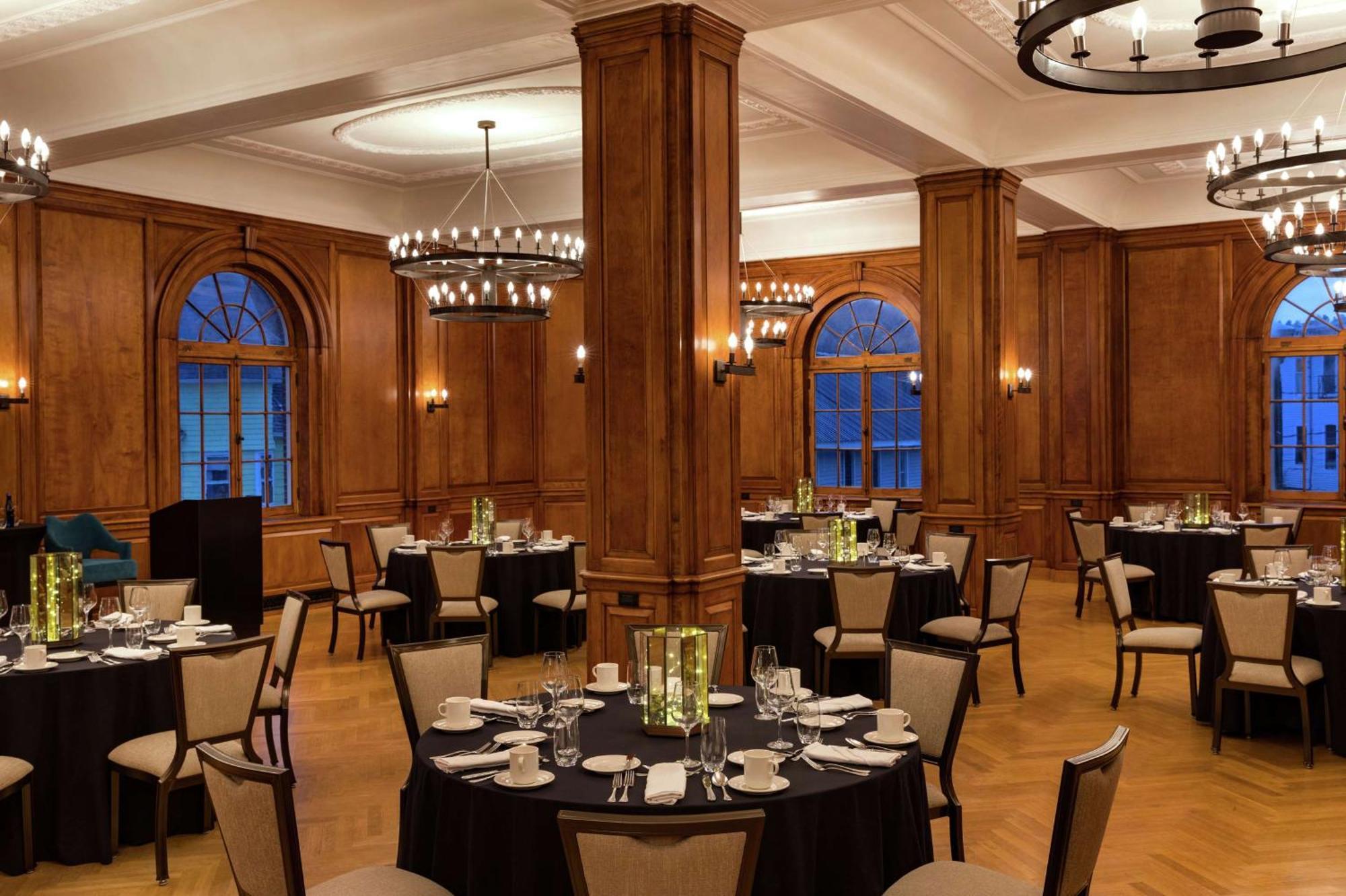 Hotel Saranac, Curio Collection By Hilton