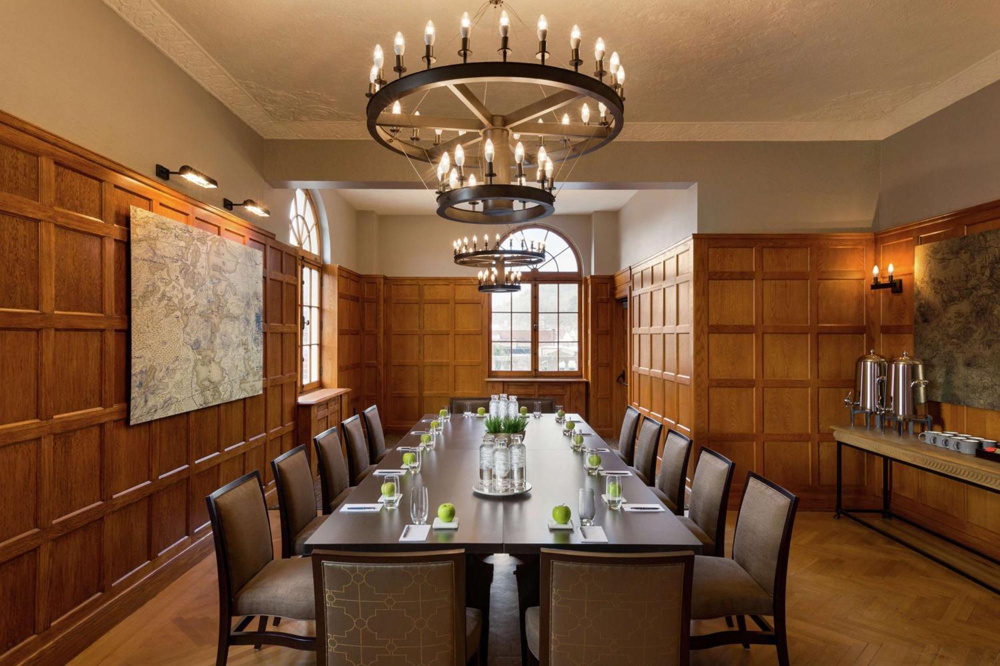 Saranac, Curio Collection By Hilton Hotel Saranac Lake